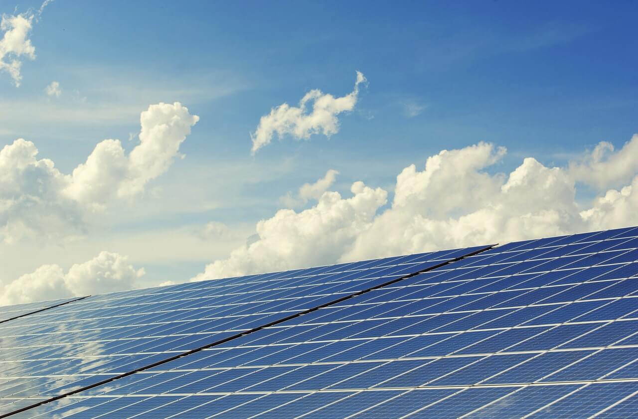 combinatie zonnepanelen warmtepomp en digitale meter